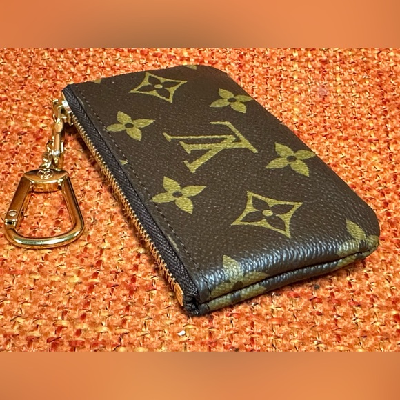 WOW POSHMARK - Authentic Louis Vuitton Monogram Canvas Wallet - Picture 11 of 16